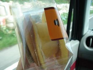 プリンどら焼き 中.jpg